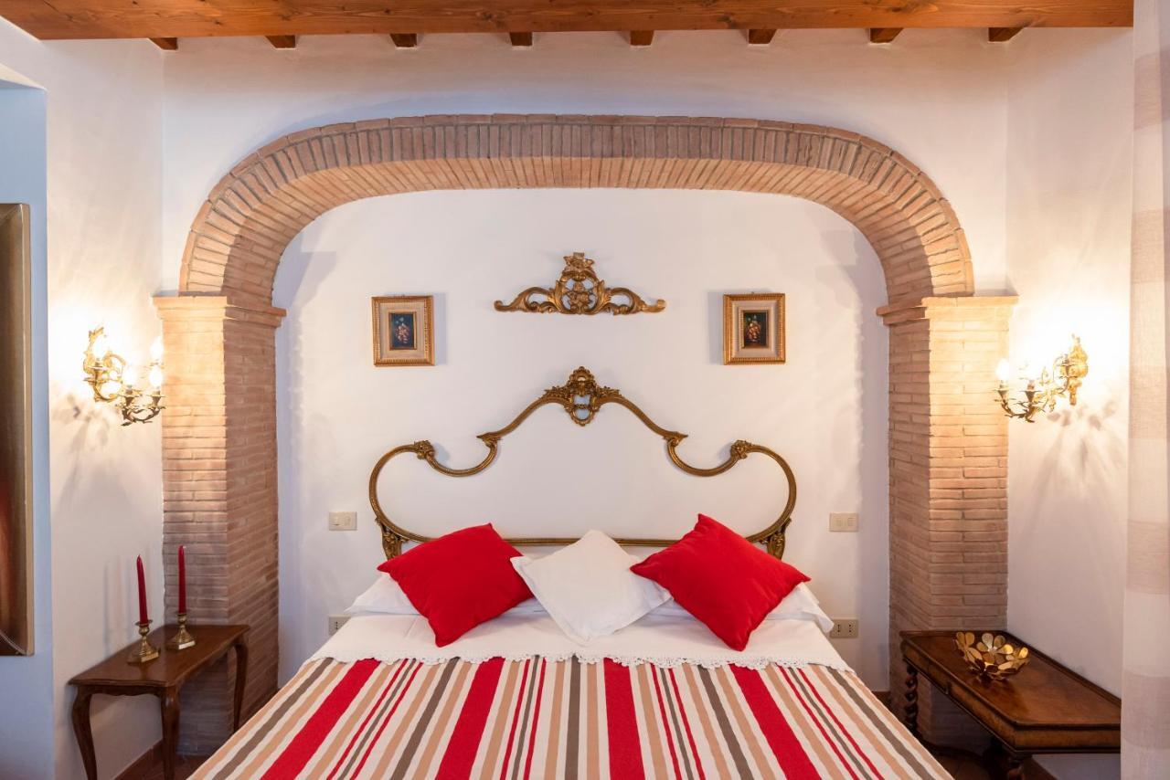 Agriturismo La Rombaia Кастильоне-делла-Пеская Экстерьер фото