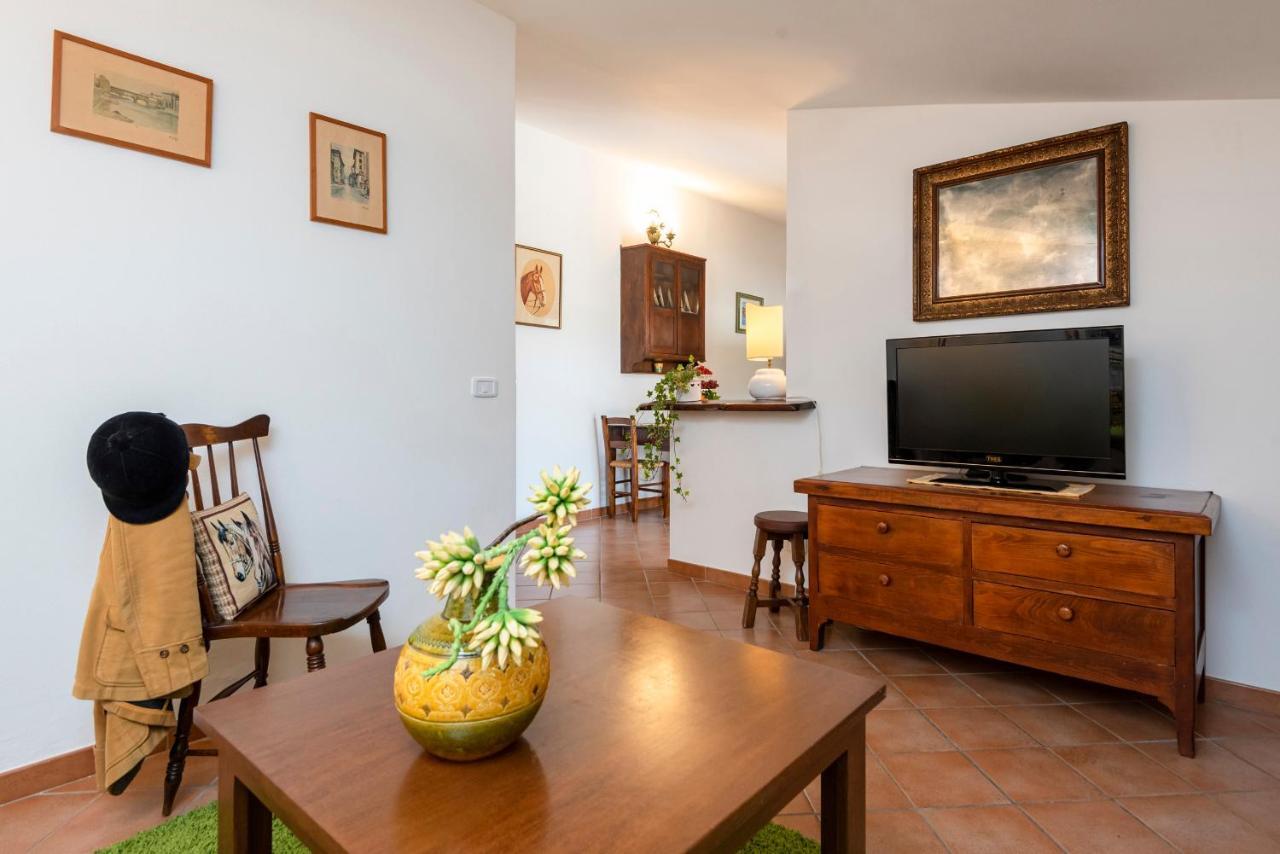 Agriturismo La Rombaia Кастильоне-делла-Пеская Экстерьер фото